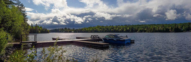 Temagami Shores Inn outside