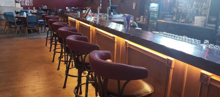 The Whistling Donkey Pub 'n ' Lounge Dentro