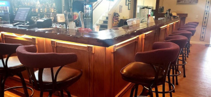 The Whistling Donkey Pub 'n ' Lounge Dentro