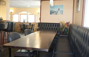 Vacation Inn Dine Lounge inside