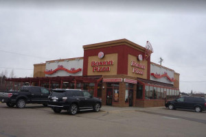 Boston Pizza outside