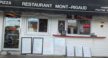 Mont Rigaud outside