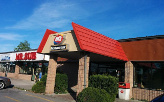 Dairy Queen outside