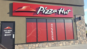 Pizza Hut Camrose outside