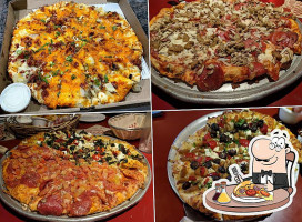 Me-N-Ed's Pizza Parlor food