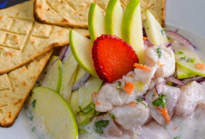 The Everett Grille food