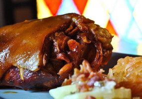 The Everett Grille food