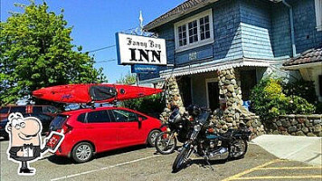 Fanny Bay Inn outside