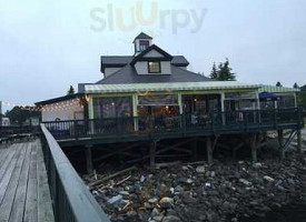 Beach Club At Friday Harbour outside