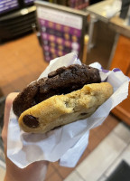 Cardinal Grill Nourriture