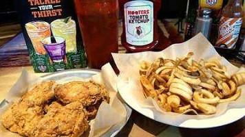 What's The Scoop At Mcandrew's Drive-in Comida