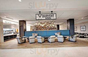Burger Pit inside