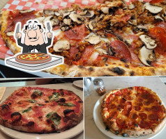 900 Degrees Wood-fired Pizzeria food