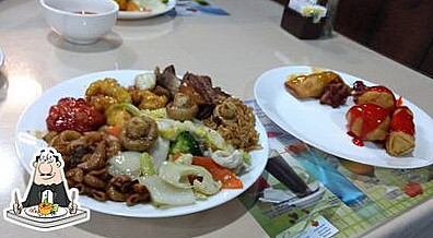 Maple Leaf Queen's Buffet