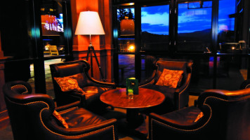 Masters Lounge inside