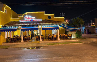 The Breakfast Barn Diner outside