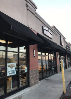 Roma Pizzeria outside