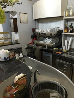 Wildcat Café Dentro