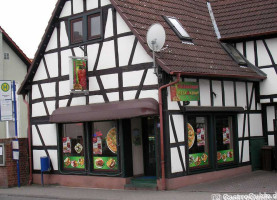 The Breakfast Barn Diner outside