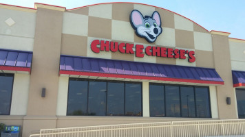 Chuck E. Cheese's outside