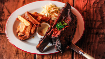 Red Lion Smokehouse food