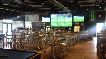 Brownstones Sports Lounge And Restaurant inside