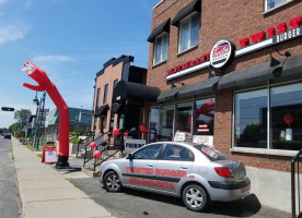 Pepe Le Roi De La Patate Exterior