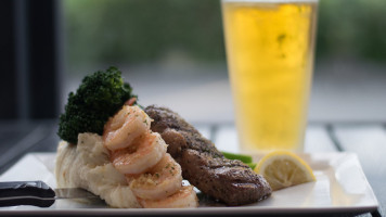 Sammy J's Grill & Bar Langley Comida