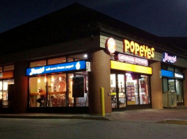 Popeyes Louisiana Kitchen outside