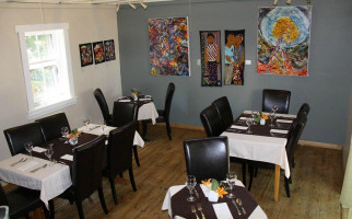 Mateus Bistro inside