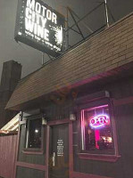 Bistro Pic Bois Taverne outside