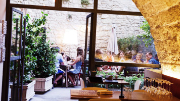 Joe Fortes Seafood & Chop House inside
