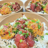 Steve's Poké Bar food