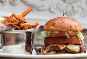 Browns Socialhouse Nanaimo North food