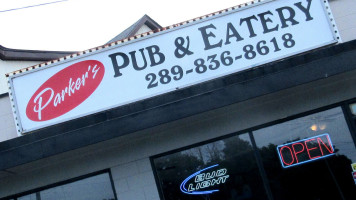 Parkers Pub Eatery outside