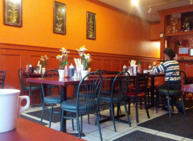 Pho T&T Vietnamese Restaurant inside