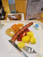 Five Bridges Bar & Grill food