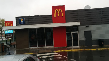 Mcdonald's outside