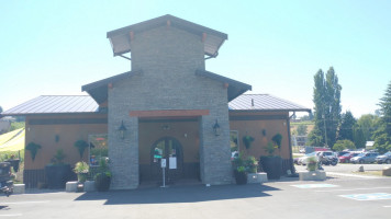 Intrigue Wines outside