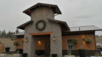 Intrigue Wines outside