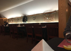 Mountain Pizza Steak House Dentro