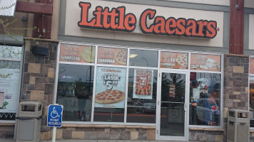 Little Caesars Pizza outside