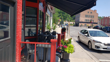 Jim's Pizza & Pasta outside
