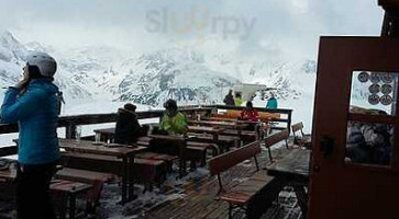 Pizzeria Farnham outside