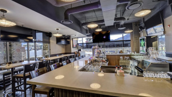 Boston Pizza À l'intérieur