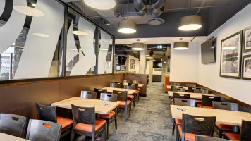 Boston Pizza À l'intérieur