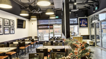 Boston Pizza À l'intérieur