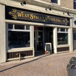West Street Willy's Exterior