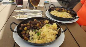 Boston Pizza food