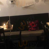 Burgerlicious inside